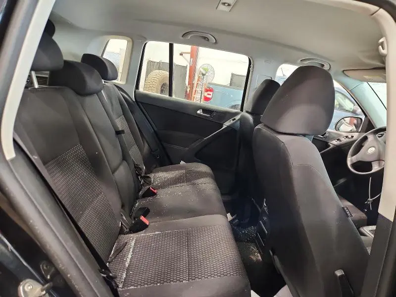 2010 VOLKSWAGEN TIGUAN S  