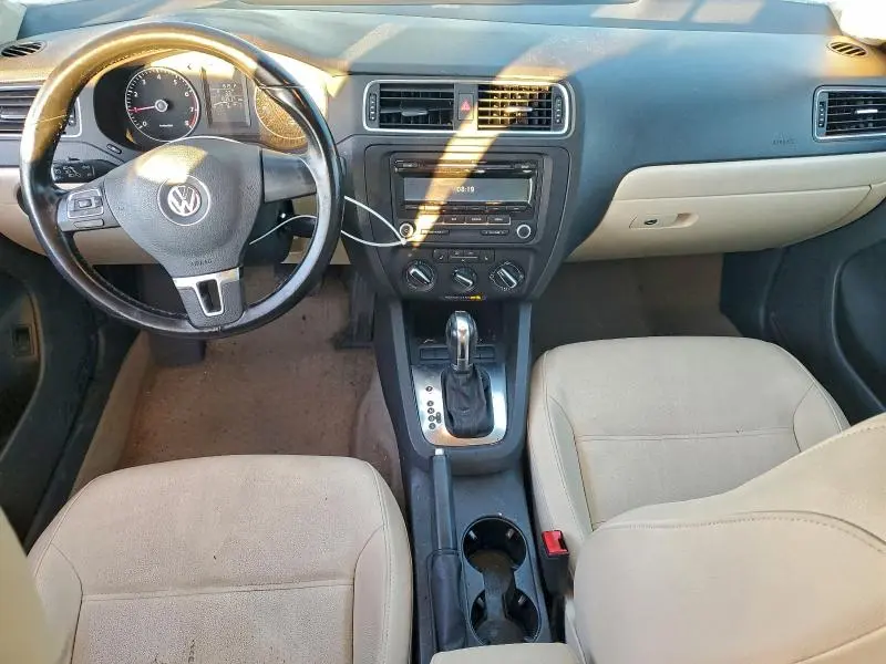 2012 VOLKSWAGEN JETTA SE  