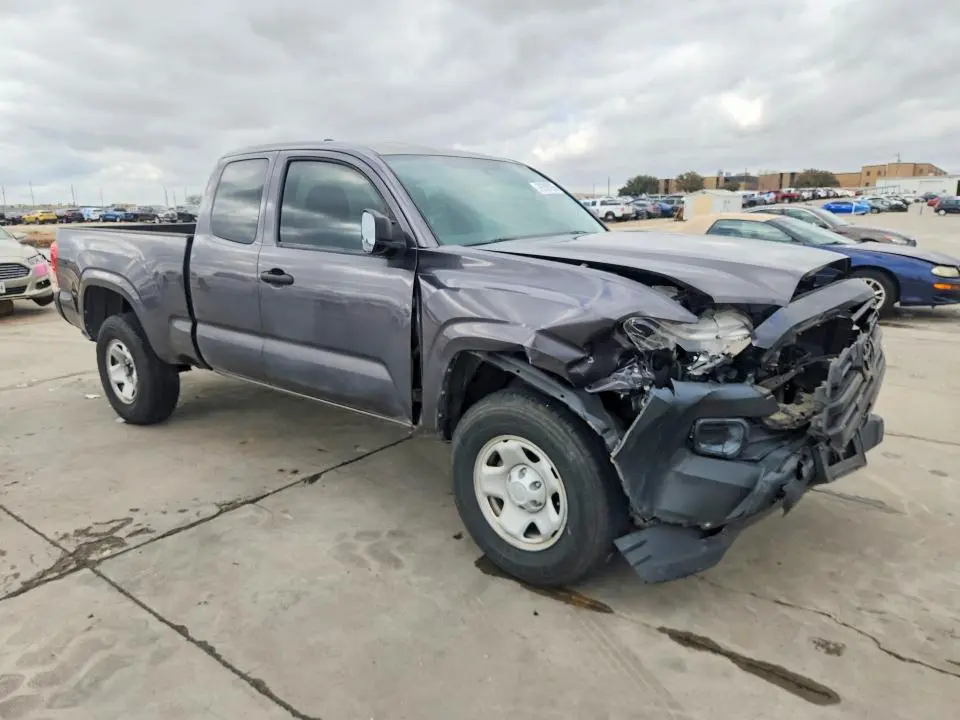 2017 TOYOTA TACOMA SR  