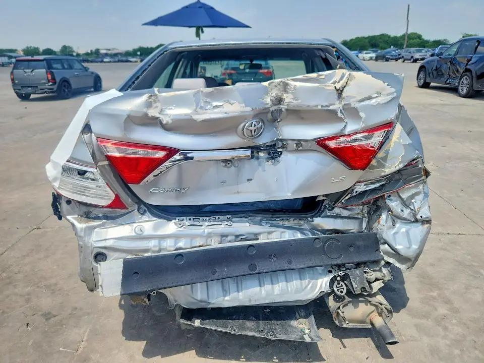 2016 TOYOTA CAMRY LE  