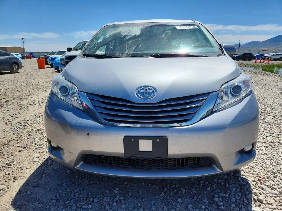 2017 TOYOTA SIENNA XLE PREMIUM 7-PASSENGER  