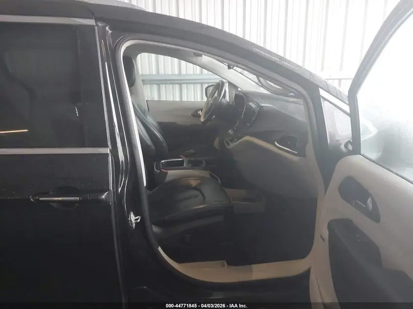 2018 CHRYSLER PACIFICA HYBRID LIMITED