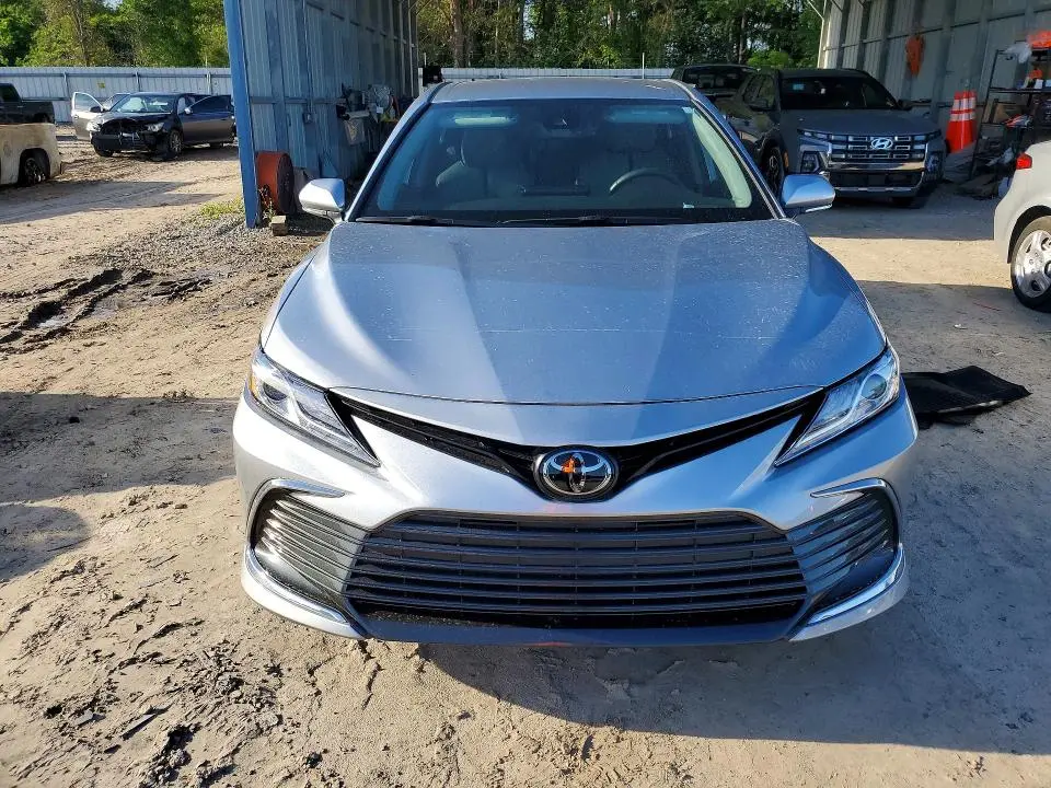 2023 TOYOTA CAMRY XLE  