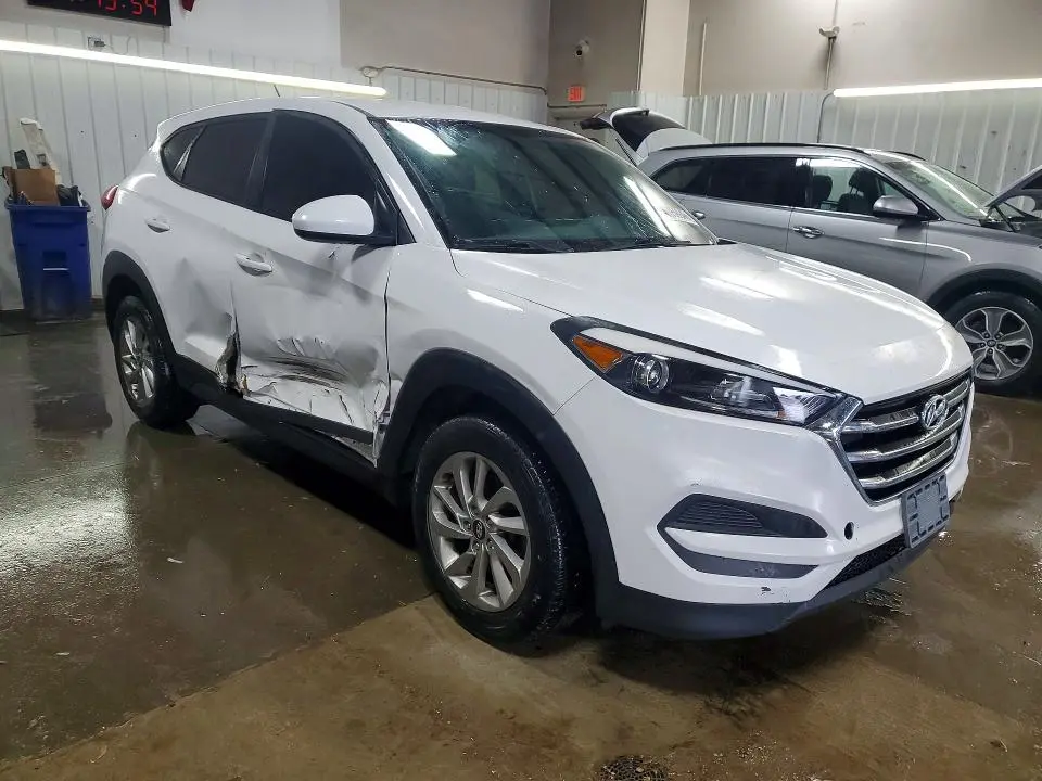 2018 HYUNDAI TUCSON SE  