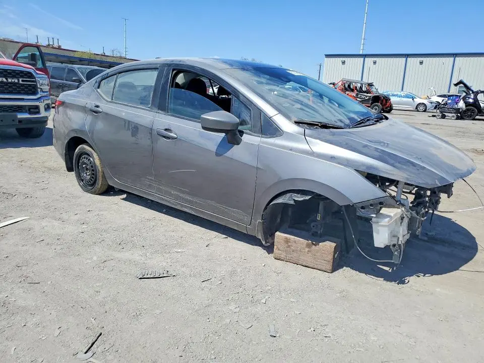 2023 NISSAN VERSA SV  
