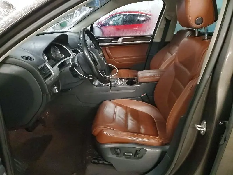 2015 VOLKSWAGEN TOUAREG V6  