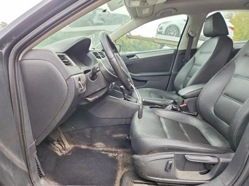 2013 VOLKSWAGEN JETTA SE  