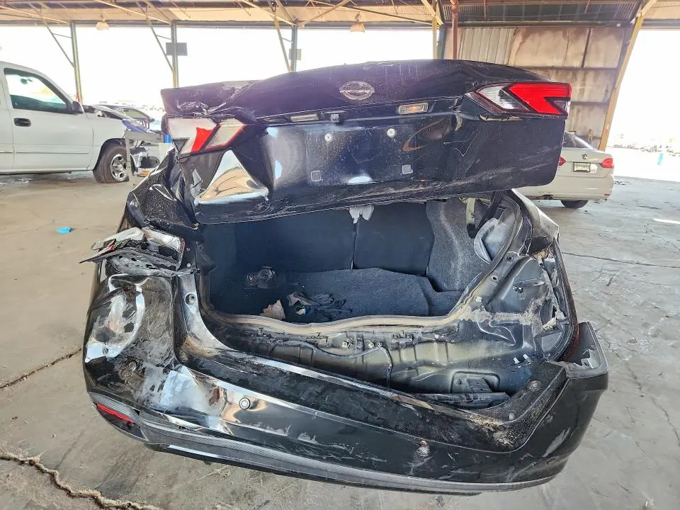 2021 NISSAN VERSA S  