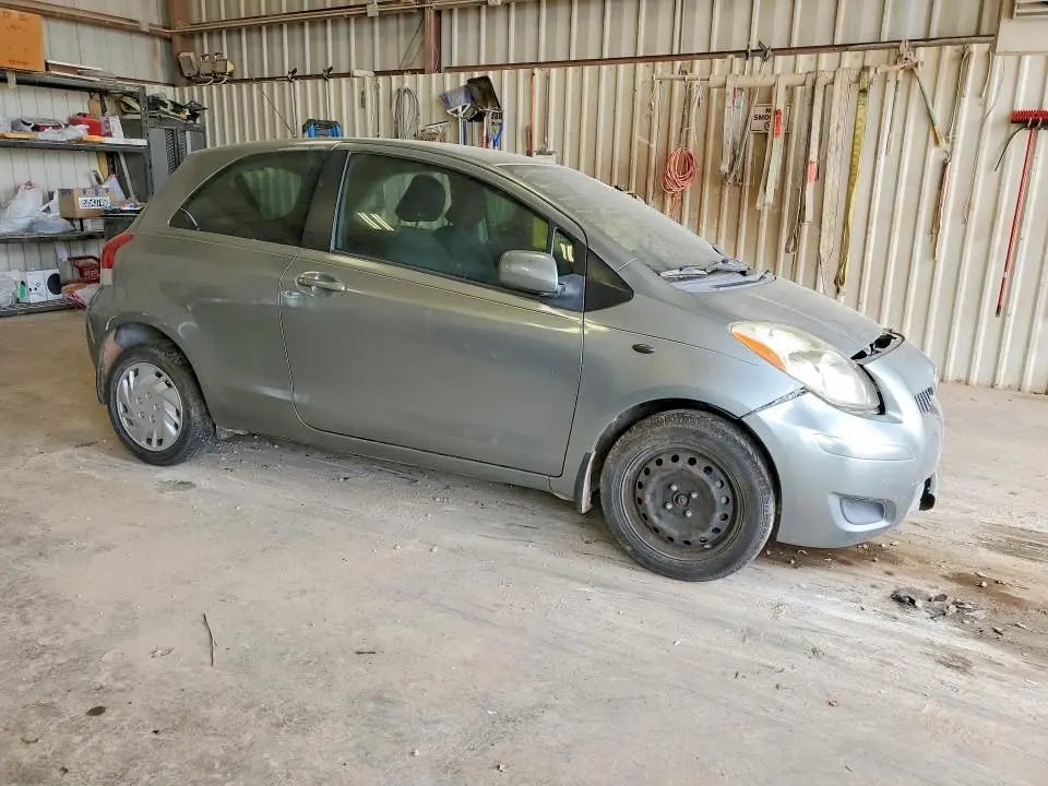 2010 TOYOTA YARIS BASE  