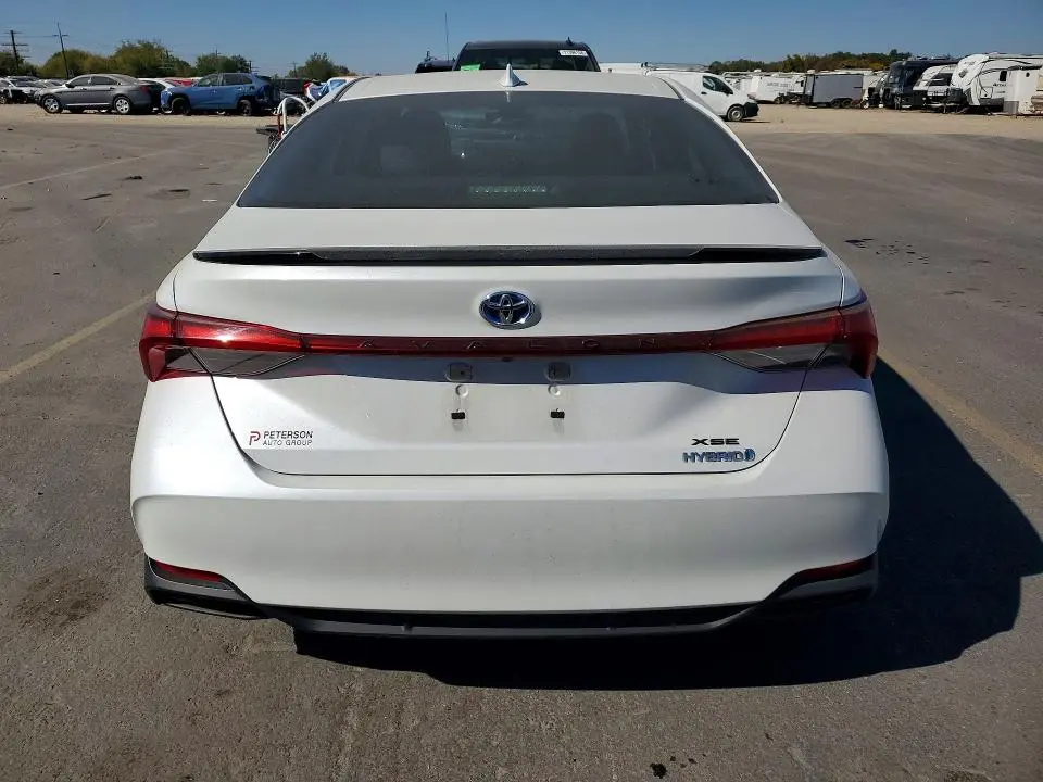 2021 TOYOTA AVALON XSE  