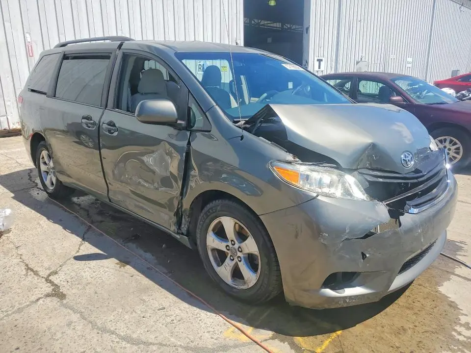 2011 TOYOTA SIENNA LE  