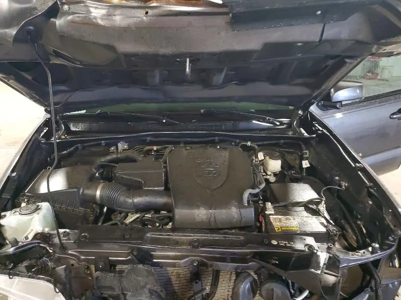 2019 TOYOTA TACOMA SR5 V6  