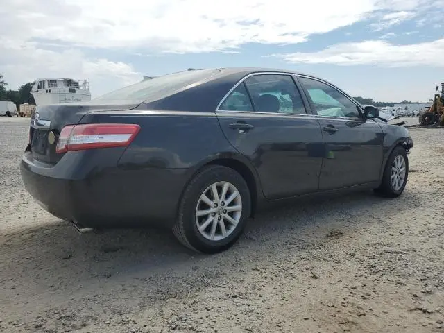 2011 TOYOTA CAMRY SE  