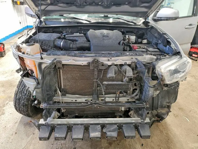 2018 TOYOTA TACOMA SR5 V6  