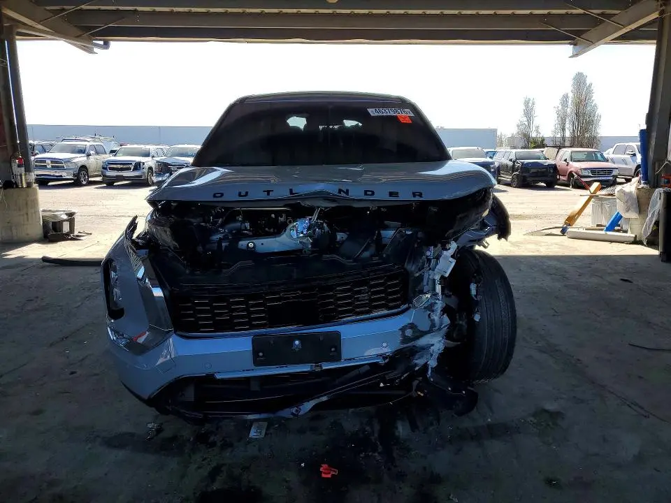 2025 MITSUBISHI OUTLANDER SE  