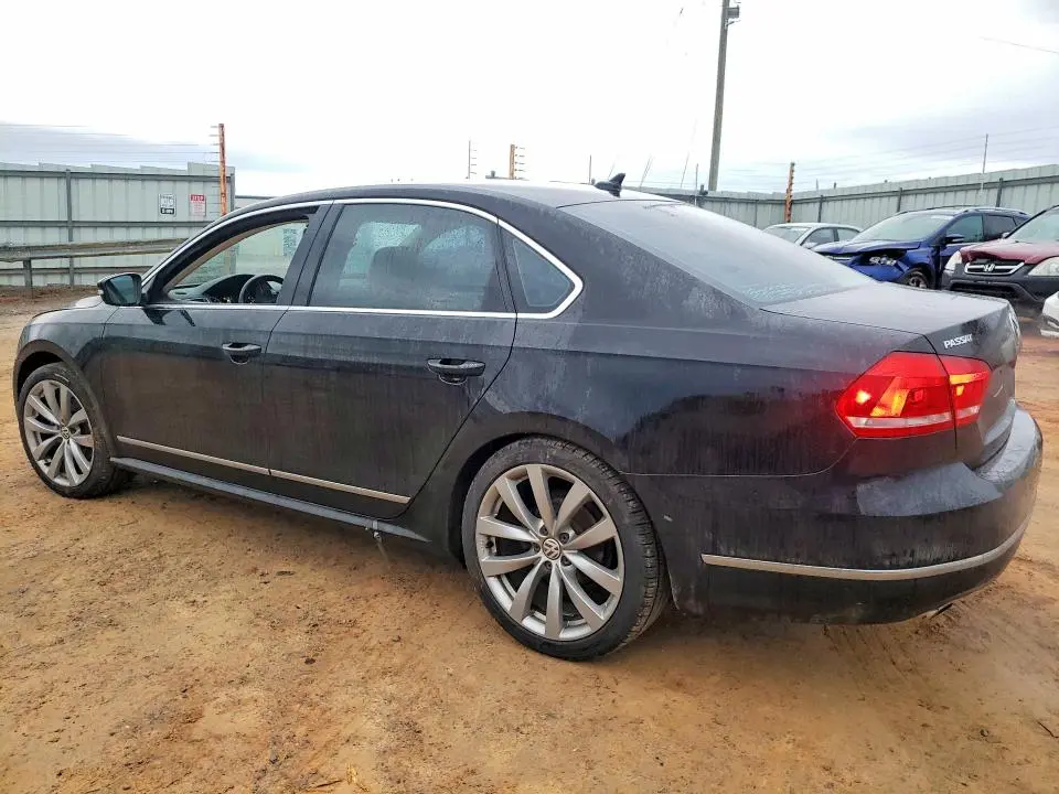2015 VOLKSWAGEN PASSAT SE  