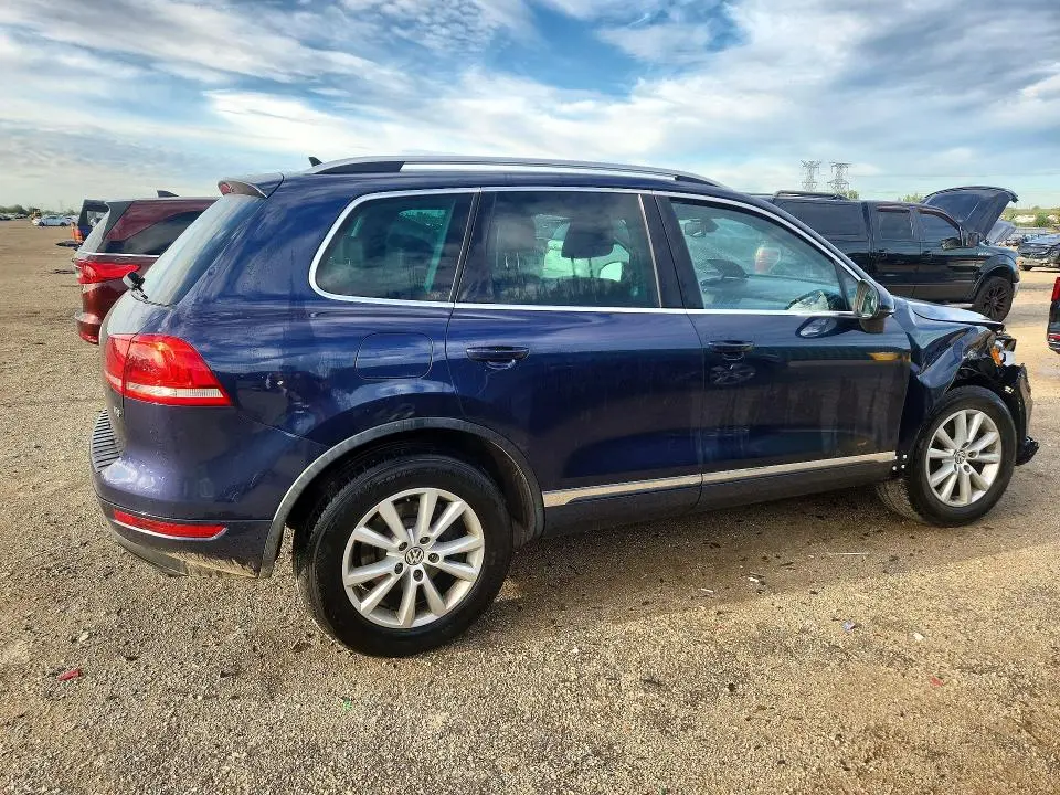 2013 VOLKSWAGEN TOUAREG V6  