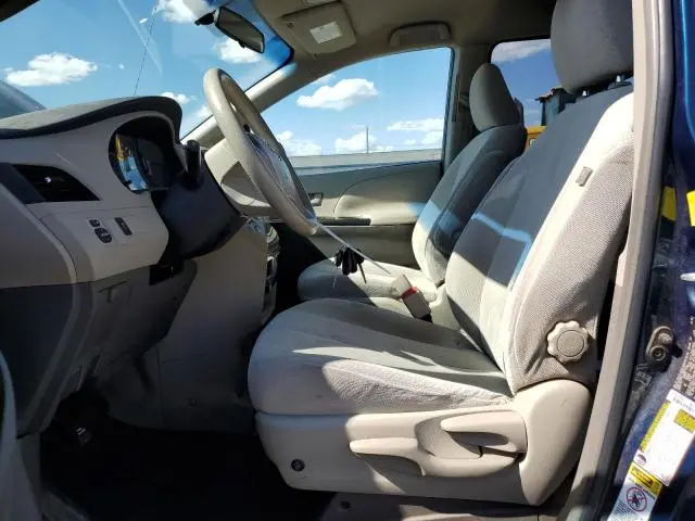 2011 TOYOTA SIENNA BASE  