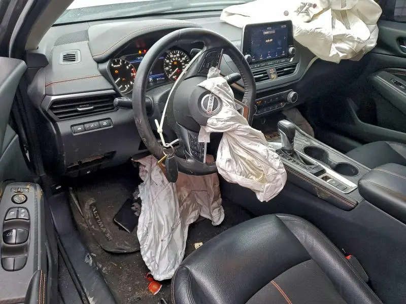 2022 NISSAN ALTIMA SR  