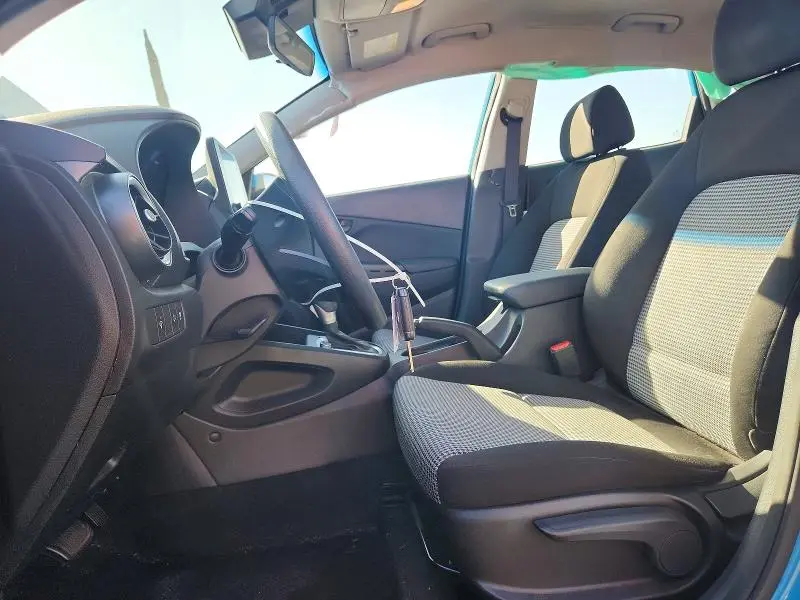 2022 HYUNDAI KONA SE  