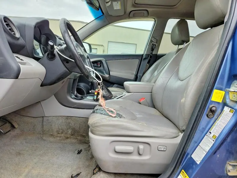 2011 TOYOTA RAV4 LIMITED  