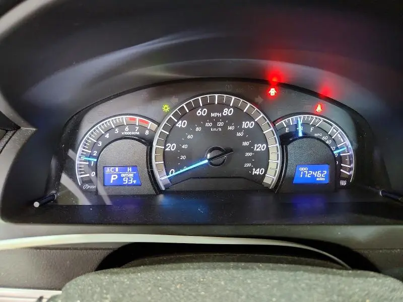 2014 TOYOTA CAMRY SE  