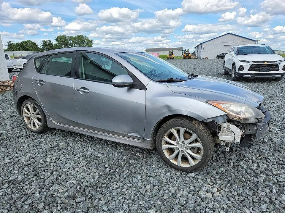 2011 MAZDA 3 S  