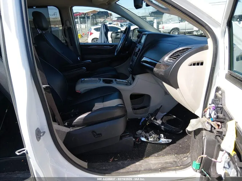 2016 CHRYSLER TOWN & COUNTRY TOURING-L