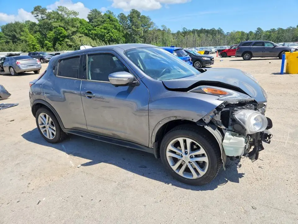 2016 NISSAN JUKE SV  