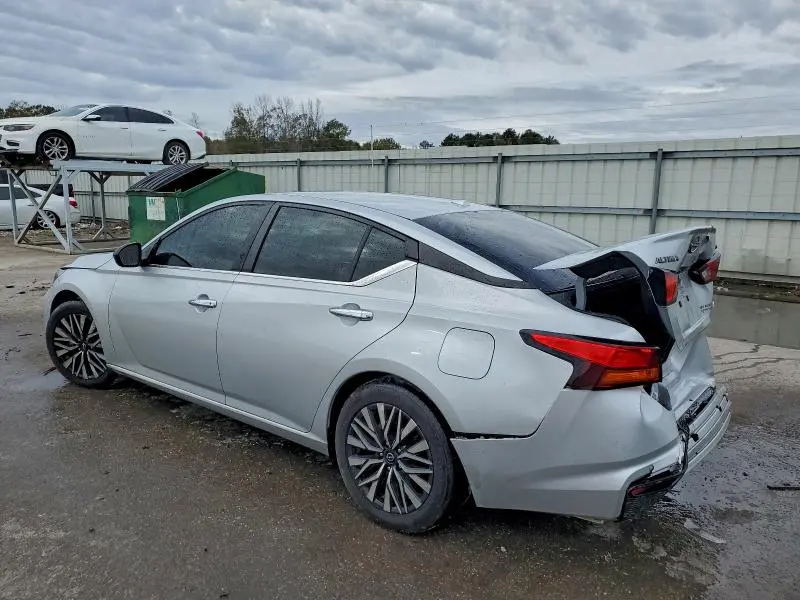 2024 NISSAN ALTIMA SV  