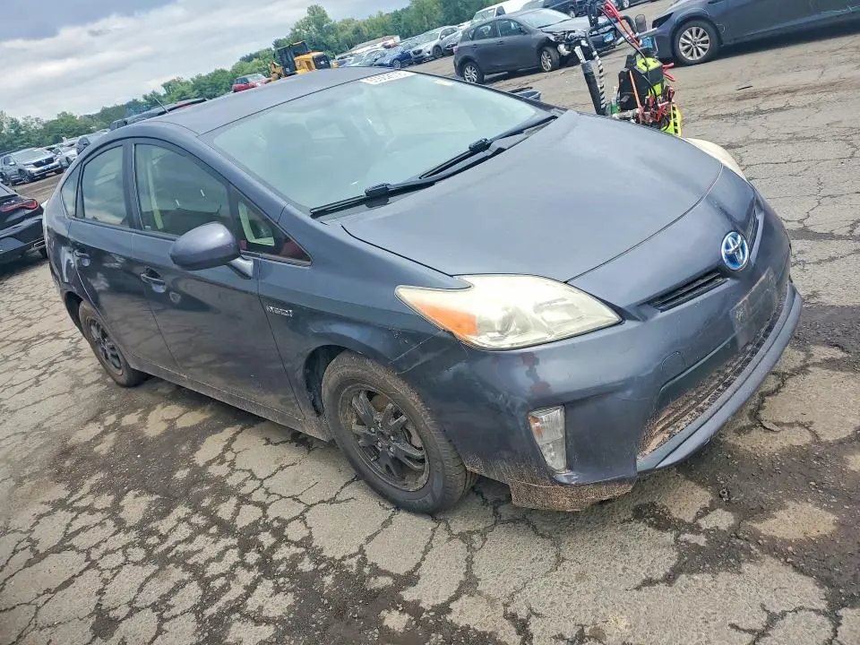 2013 TOYOTA PRIUS TWO  