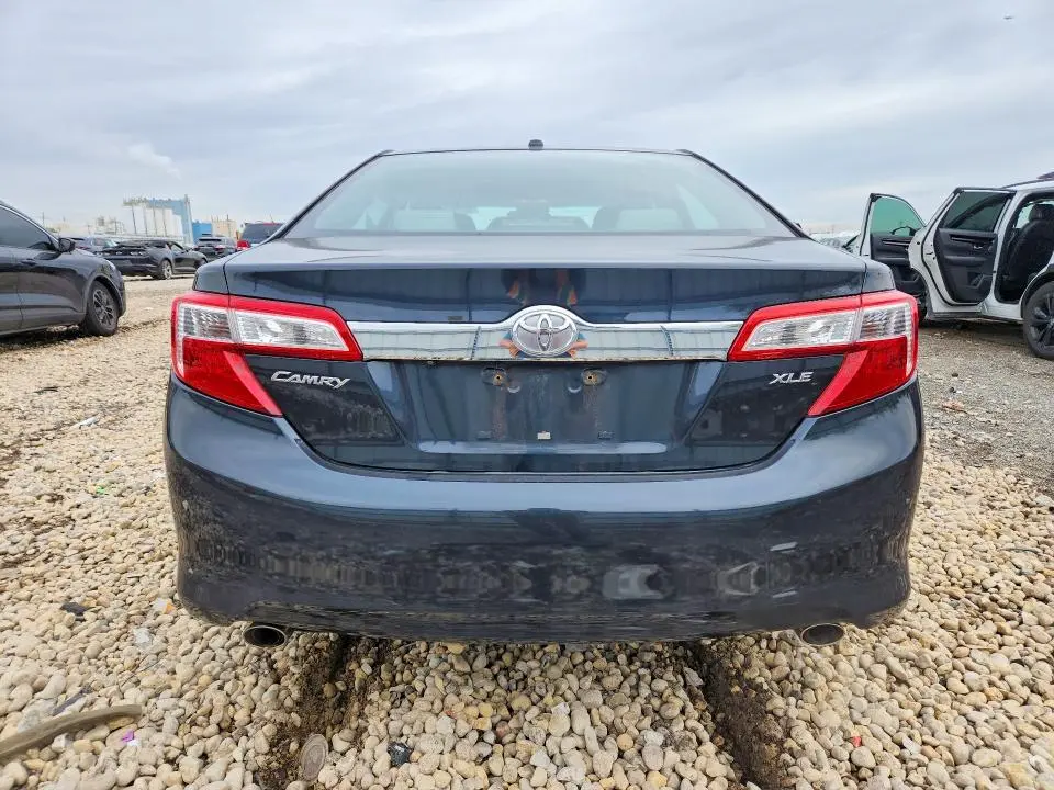 2013 TOYOTA CAMRY XLE V6  