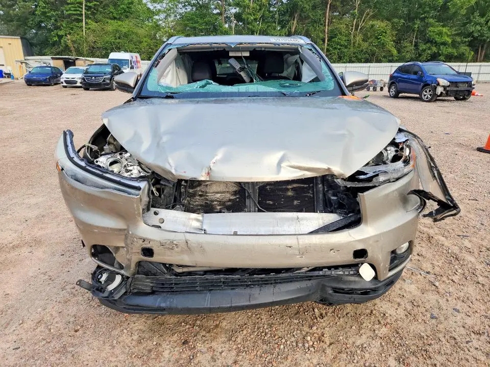 2016 TOYOTA HIGHLANDER XLE  