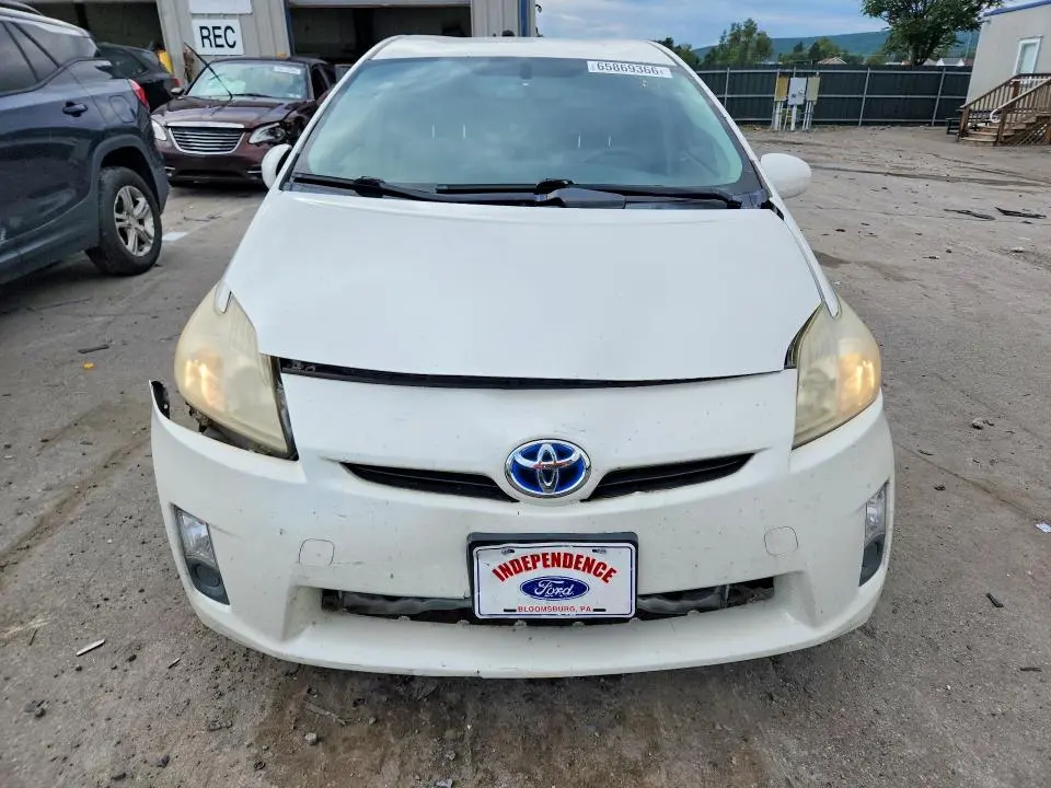 2011 TOYOTA PRIUS THREE  