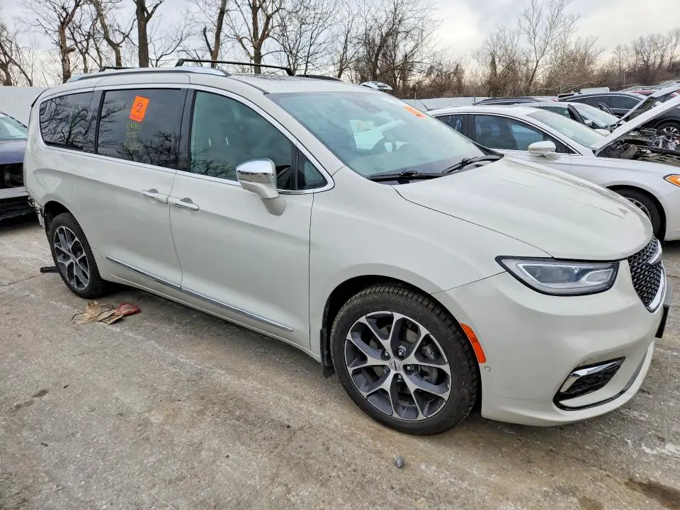 2021 CHRYSLER PACIFICA LIMITED  