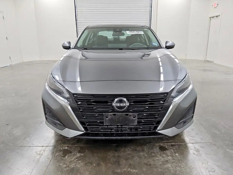 2023 NISSAN ALTIMA SV  
