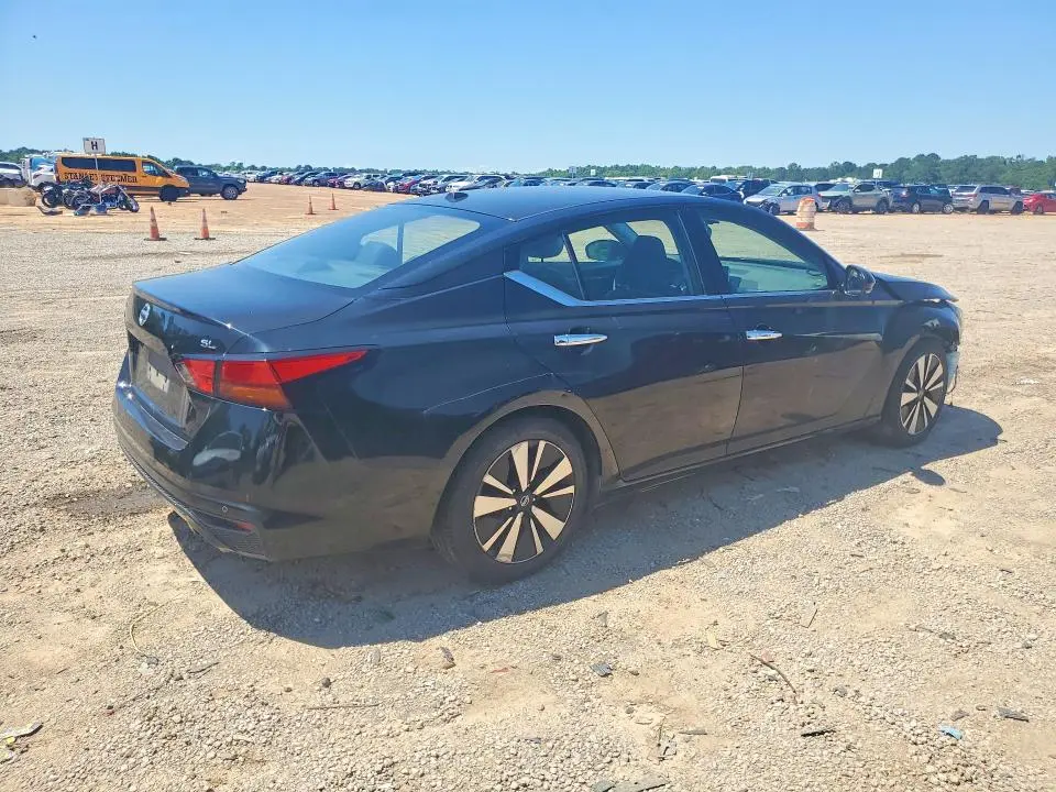 2019 NISSAN ALTIMA SL  