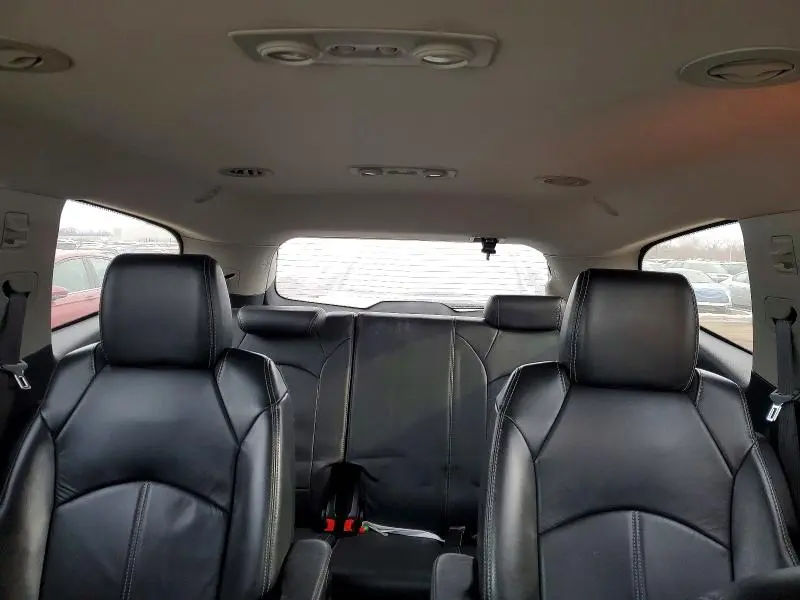 2013 CHEVROLET TRAVERSE LT  