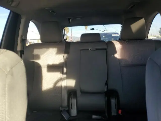 2018 TOYOTA HIGHLANDER LE  