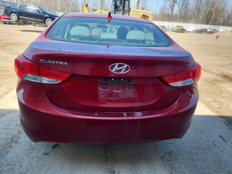 2013 HYUNDAI ELANTRA GLS  