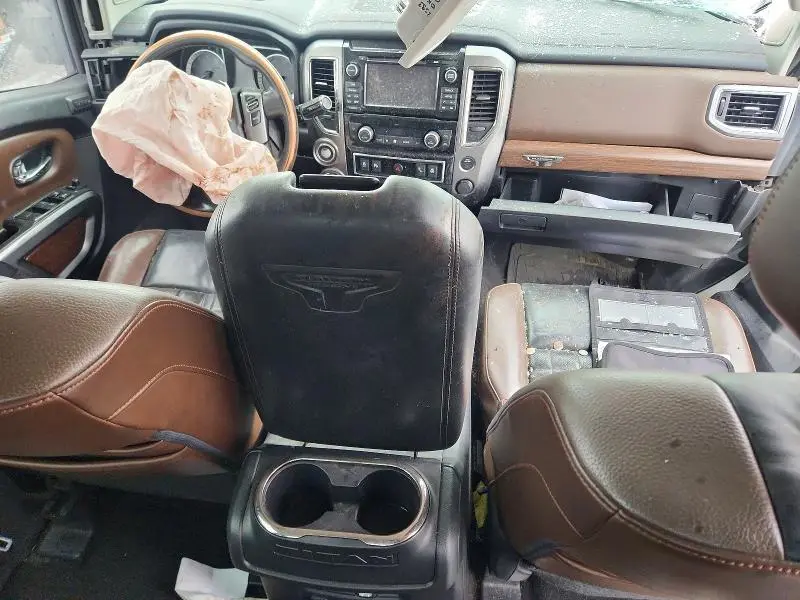 2017 NISSAN TITAN SV  