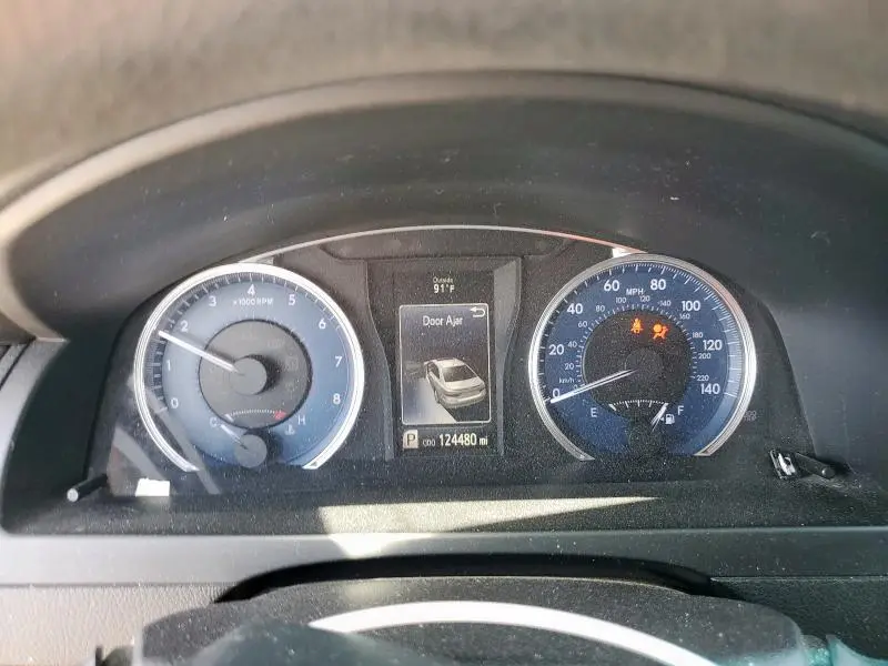 2016 TOYOTA CAMRY LE  