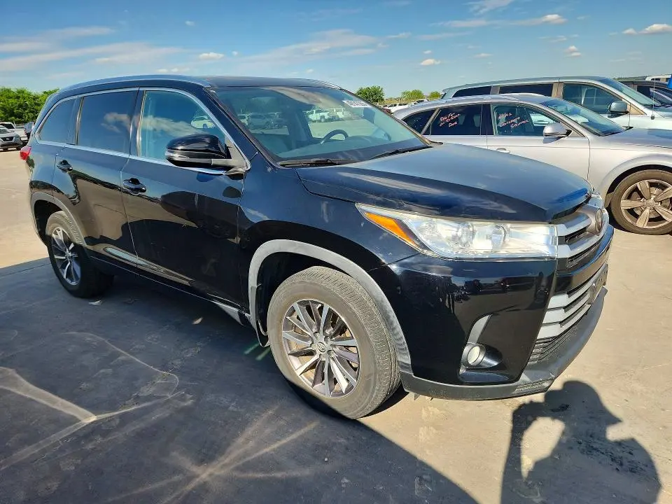 2019 TOYOTA HIGHLANDER XLE  