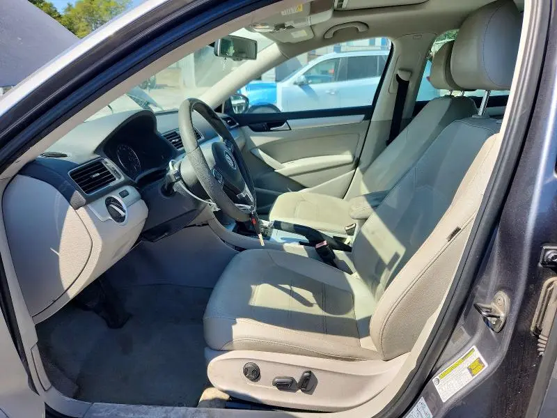 2012 VOLKSWAGEN PASSAT SE  