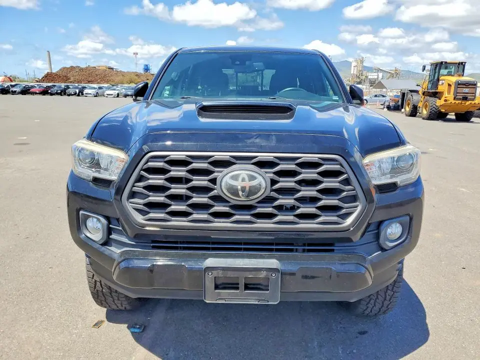 2020 TOYOTA TACOMA SR5 V6  