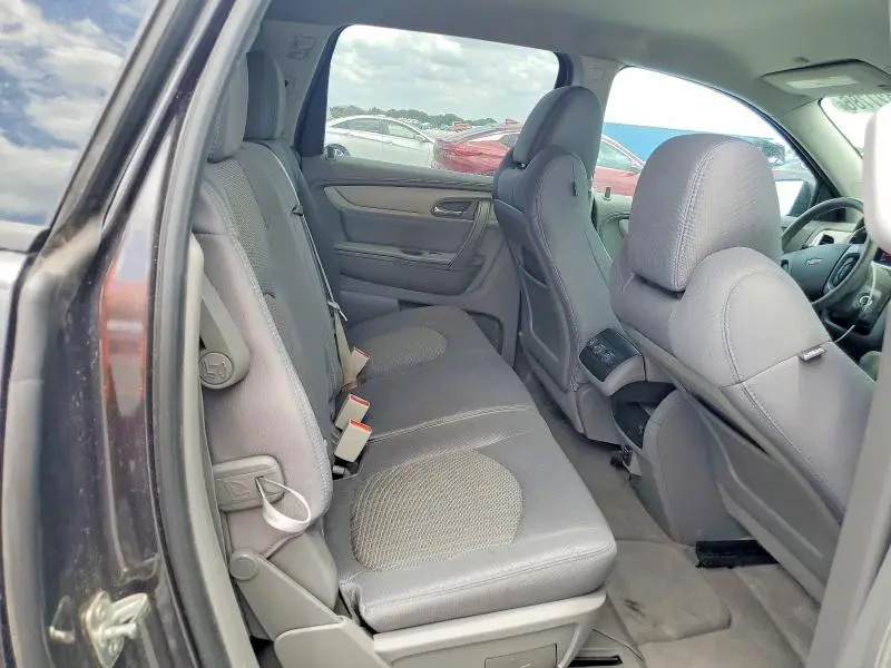 2015 CHEVROLET TRAVERSE LS  