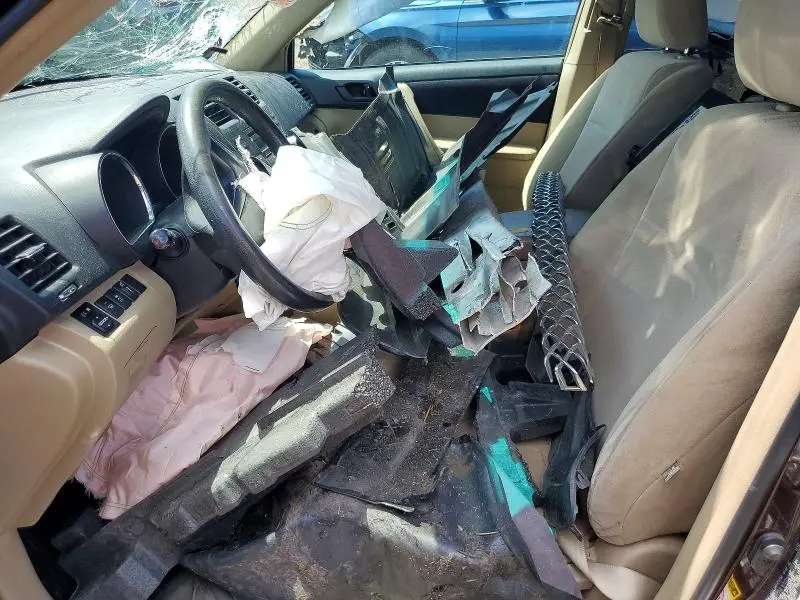 2012 TOYOTA HIGHLANDER BASE  