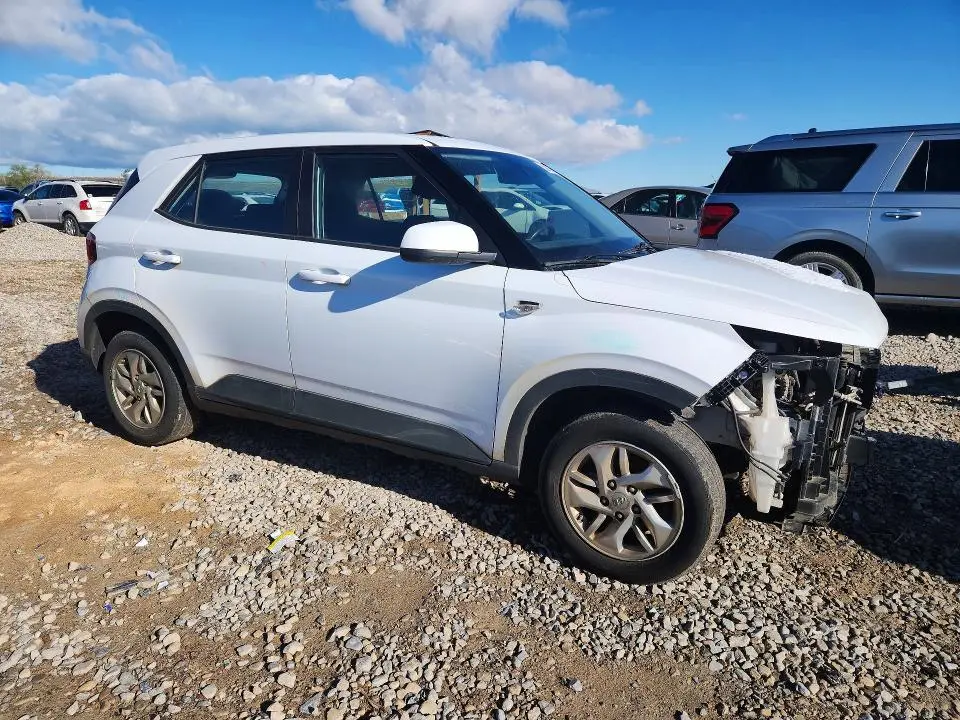 2022 HYUNDAI VENUE SE  