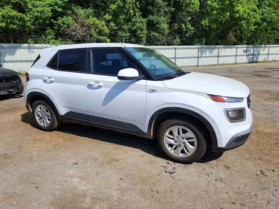 2023 HYUNDAI VENUE SE  