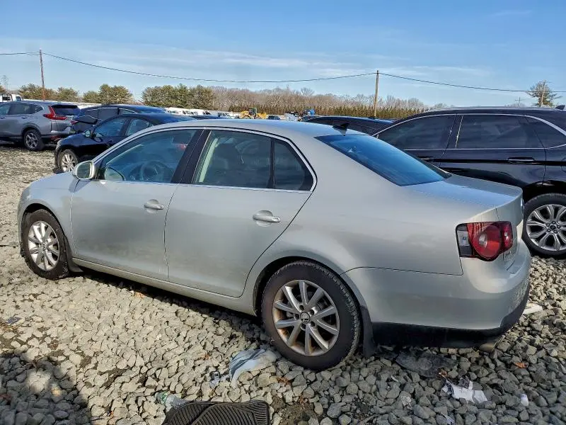 2010 VOLKSWAGEN JETTA SE  